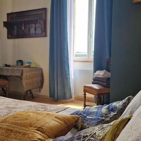 Aux Roses De Cedres Oda ve Kahvaltı Salvagnac