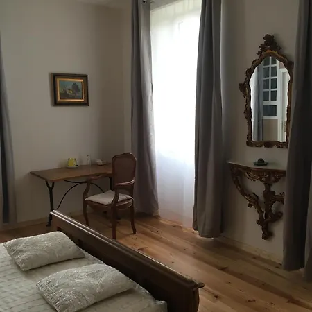 Aux Roses De Cedres Oda ve Kahvaltı Salvagnac