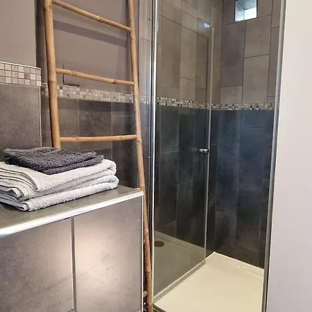 Aux Roses De Cedres * Salvagnac