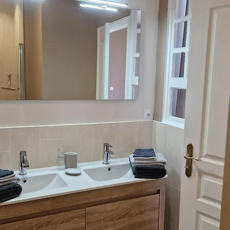 Aux Roses De Cedres *