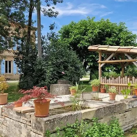 Aux Roses De Cedres Oda ve Kahvaltı Salvagnac