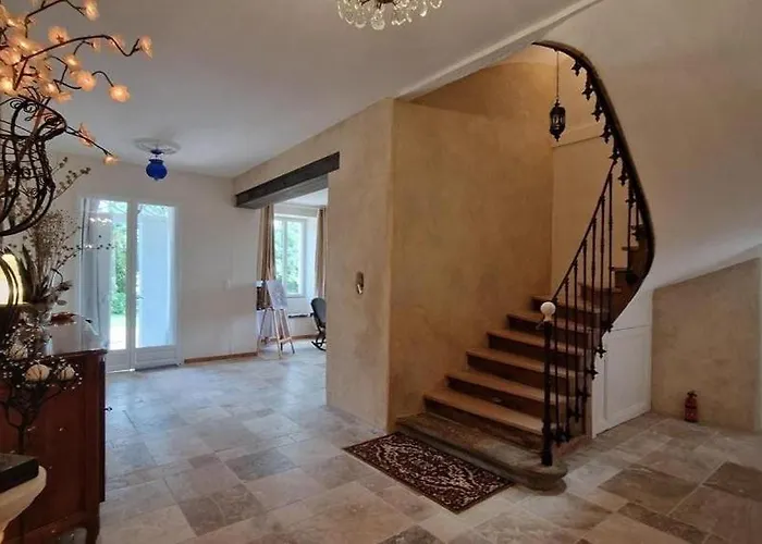 Aux Roses De Cedres Bed & Breakfast Salvagnac