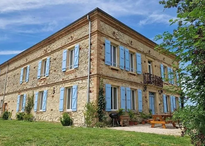 Aux Roses De Cedres Bed & Breakfast Salvagnac