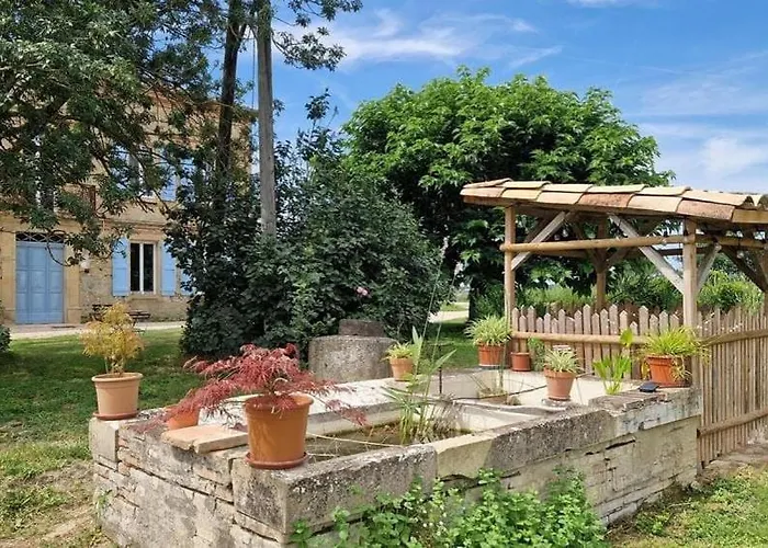 Aux Roses De Cedres Bed & Breakfast Salvagnac