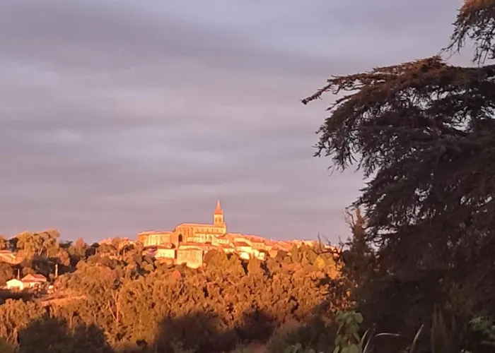 Aux Roses De Cedres Bed & Breakfast