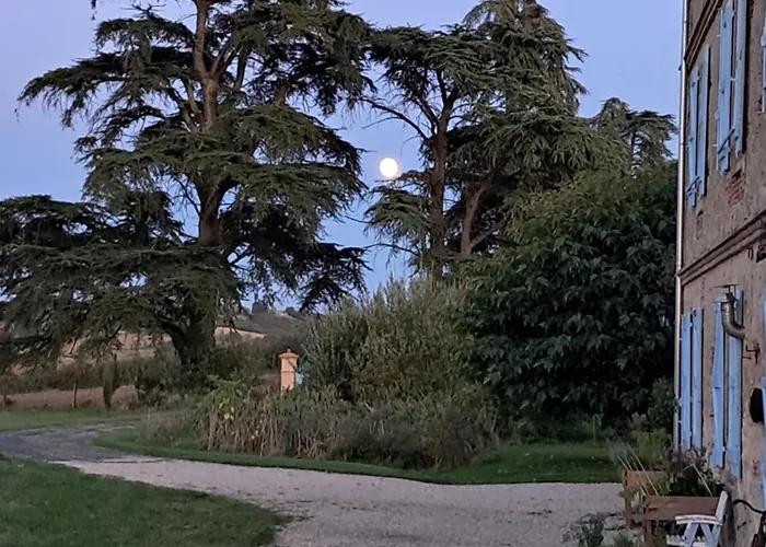 Aux Roses De Cedres Bed & Breakfast *