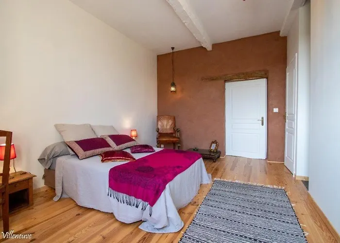 Aux Roses De Cedres Bed & Breakfast *