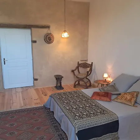 Aux Roses De Cedres Bed & Breakfast *