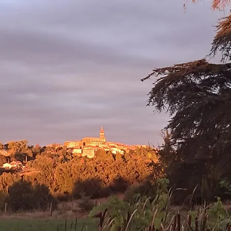 Aux Roses De Cedres B&B