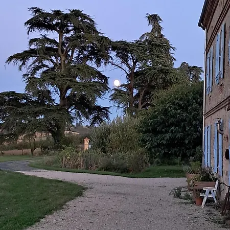 Aux Roses De Cedres Bed & Breakfast *