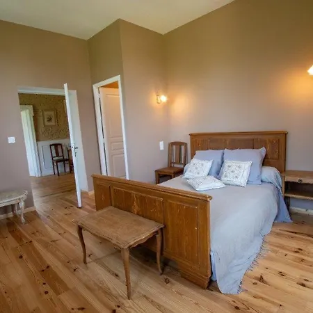 Aux Roses De Cedres Bed & Breakfast