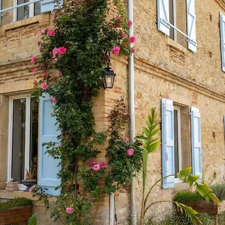Aux Roses De Cedres Bed & Breakfast