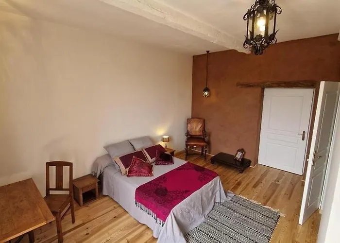 Aux Roses De Cèdres *