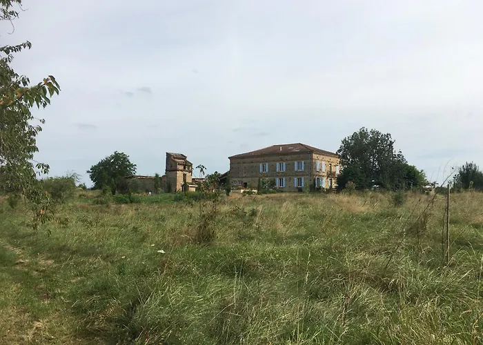 Couette-café Aux Roses De Cèdres Salvagnac