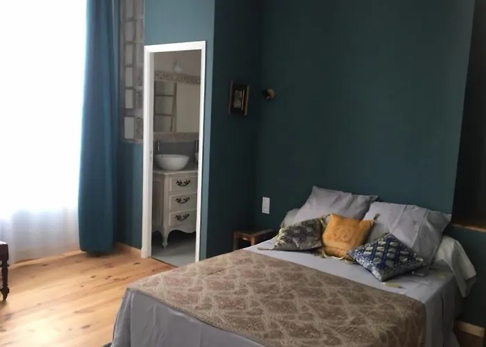 Aux Roses De Cèdres