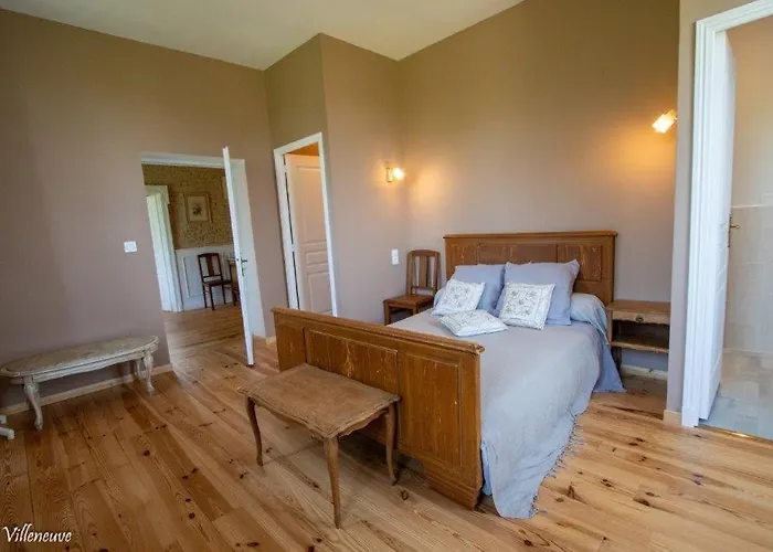 Aux Roses De Cèdres Couette-café